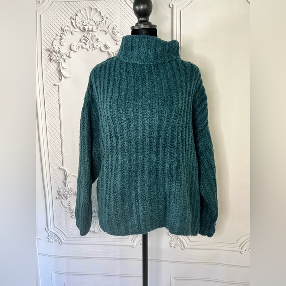 💙HP💚Free People Women's Fluffy Fox Sweater - Picture 2 of 6